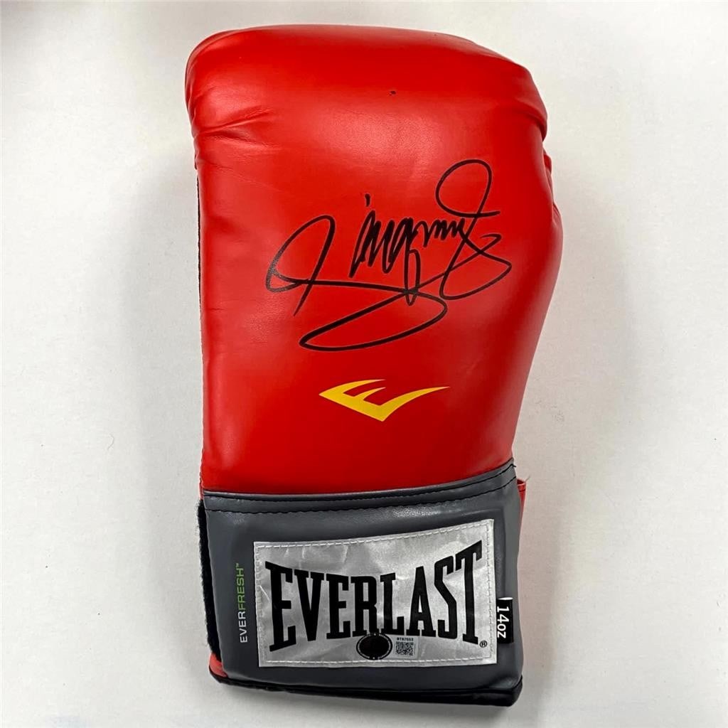 Red Everlast Boxing Glove Autographed by Manny Pacquiao Beckett Authenticated (1 of 4)