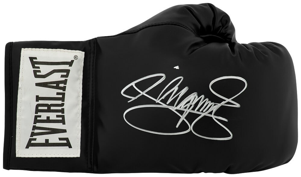 Signed Everlast Black Boxing Glove Manny Pacquiao COA: Signed Everlast Black Boxing Glove Manny Pacquiao COA This Everlast black boxing glove is signed by Manny Pacquiao and comes with a tamper-proof numbered hologram and a Certificate of Authenticity. Th