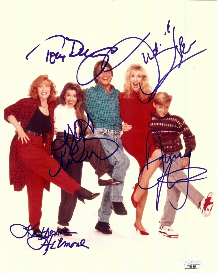8X10 Who's the Boss Cast Signed Photo JSA Authenticated Danza Milano Light: 8X10 Who's the Boss Cast Signed Photo JSA Authenticated Danza Milano Light This is an original 8x10 photograph autographed by the cast members of "Who's the Boss," including Tony Danza, Judith Light, 