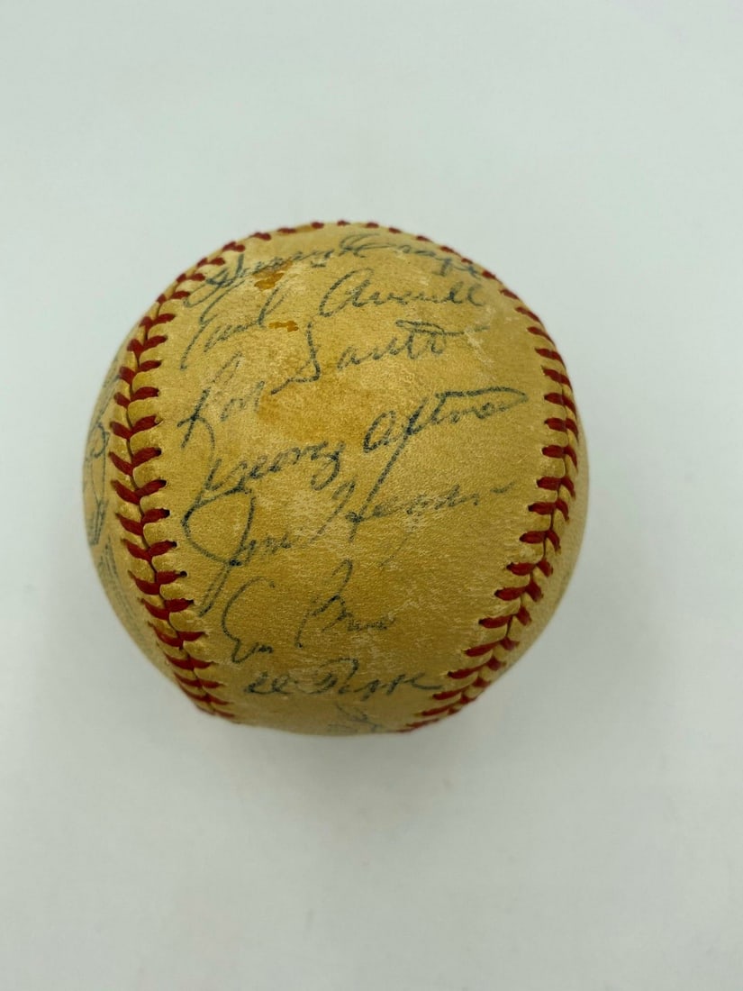1960 Chicago Cubs Team Signed Baseball 28 Signatures JSA COA: 1960 Chicago Cubs Team Signed Baseball 28 Signatures JSA COA Celebrate baseball history with this 1960 Chicago Cubs Team Signed National League Baseball. Featuring a total of 28 signatures from legend