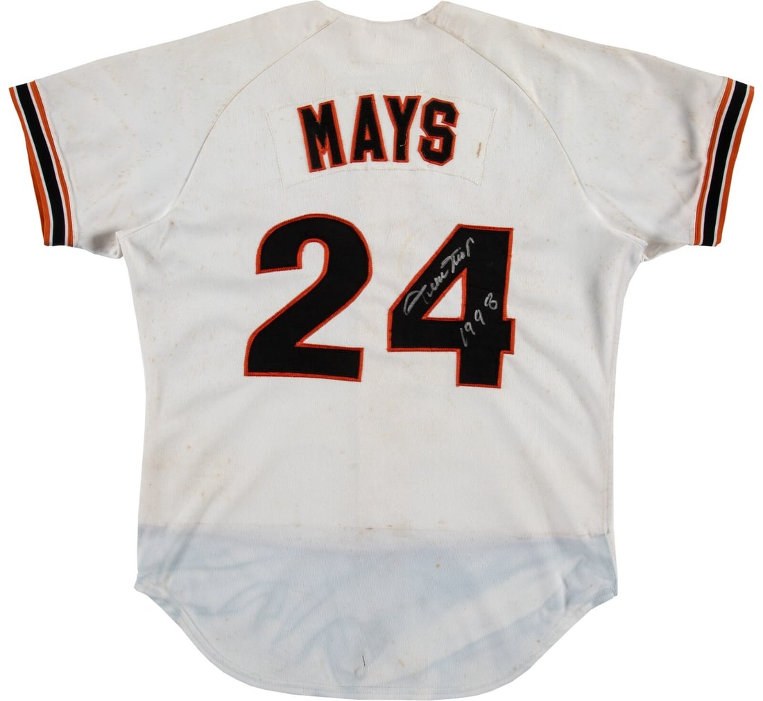 Willie Mays Signed 1985 Game Issued Giants Jersey PSA DNA Beckett LOA: Willie Mays Signed 1985 Game Issued Giants Jersey PSA DNA Beckett LOA This is a 1985 game-issued San Francisco Giants jersey featuring the signature of baseball legend Willie Mays. Made by Wilson, the