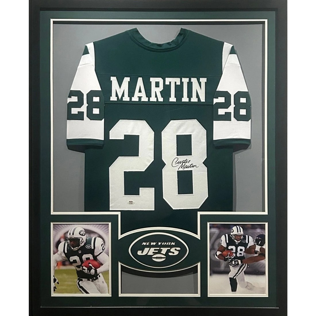 Curtis Martin Signed Jersey Framed PSA/DNA Authentic New York Jets: Curtis Martin Signed Jersey Framed PSA/DNA Authentic New York Jets This is an autographed Curtis Martin framed jersey celebrating the legendary player of the New York Jets. The jersey is authenticated