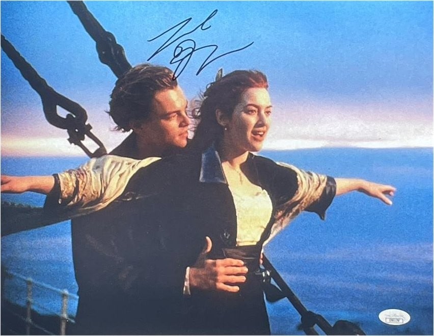 Leonardo DiCaprio Signed 11x14 Titanic Photo JSA Authenticated: Leonardo DiCaprio Signed 11x14 Titanic Photo JSA Authenticated Capture a piece of cinematic history with this autographed 11x14 photograph featuring Leonardo DiCaprio in his iconic role from Titanic. 