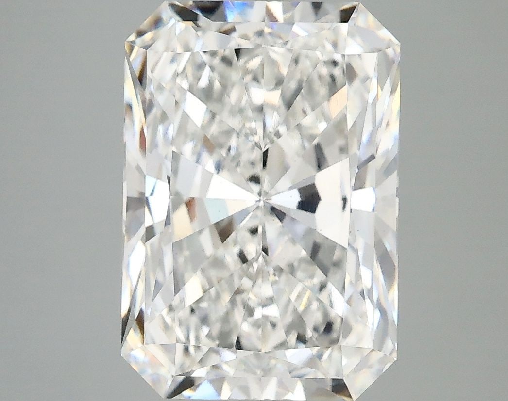 Loose Diamond - RADIANT 4.87ct E VS2: Loose Diamond - RADIANT 4.87ct E VS2 Source: This is a real non-mined Diamond that has been grown in a lab Shape: RADIANT Carats: 4.87 Color: E Clarity: VS2 Certification: IGI Video: