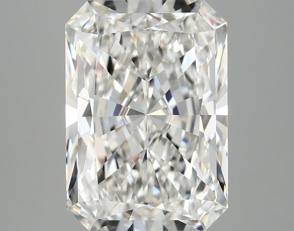 Loose Diamond - RADIANT 3.85ct E VVS2: Loose Diamond - RADIANT 3.85ct E VVS2 Source: This is a real non-mined Diamond that has been grown in a lab Shape: RADIANT Carats: 3.85 Color: E Clarity: VVS2 Certification: IGI Video: