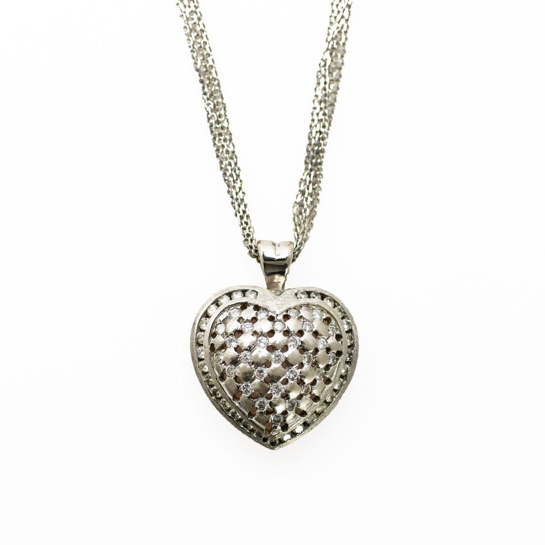 Heart Pendant Diamond Necklace in 14K White Gold 16in 12.3gr: Heart Pendant Diamond Necklace in 14K White Gold 16in 12.3gr Pre-owned 14k white gold necklace featuring a heart pendant accented with natural round diamonds. The multi-strand mesh chain and heart des