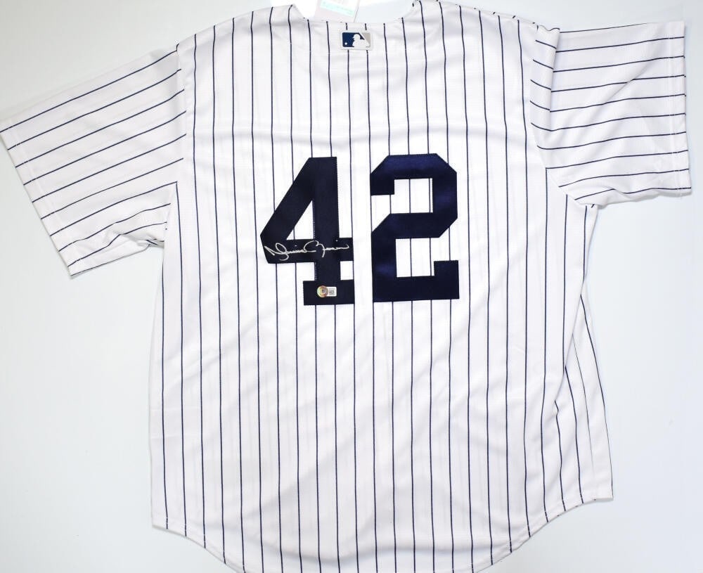 Signed Nike Yankees Jersey Mariano Rivera Beckett Hologram: Signed Nike Yankees Jersey Mariano Rivera Beckett Hologram Autographed New York Yankees Nike jersey signed by Mariano Rivera. The item is an original, pre-owned baseball jersey with a Beckett witness 