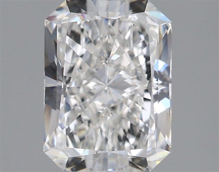 Loose Diamond - RADIANT 1.99ct G VVS2: Loose Diamond - RADIANT 1.99ct G VVS2 Source: This is a real non-mined Diamond that has been grown in a lab Shape: RADIANT Carats: 1.99 Color: G Clarity: VVS2 Certification: IGI Video: