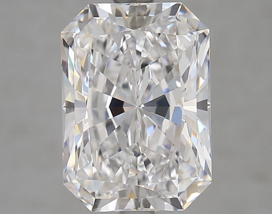 Loose Diamond - RADIANT 4.07ct D VVS2: Loose Diamond - RADIANT 4.07ct D VVS2 Source: This is a real non-mined Diamond that has been grown in a lab Shape: RADIANT Carats: 4.07 Color: D Clarity: VVS2 Certification: GIA Video: