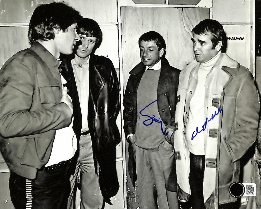 Star Wars ANH 8x10 Photo Signed by Alan Ladd Jr and Jay Kanter Beckett: Star Wars ANH 8x10 Photo Signed by Alan Ladd Jr and Jay Kanter Beckett This 8x10 black-and-white photograph is connected to the production of Star Wars and is hand-signed by producers Alan Ladd Jr and