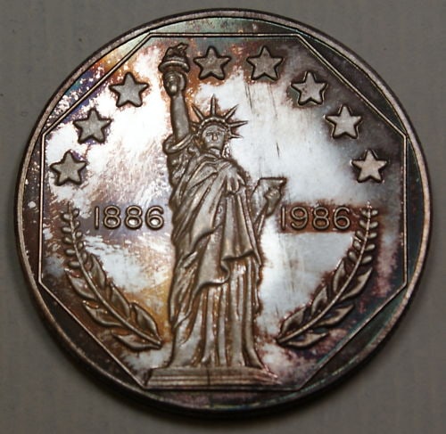 1986 Liberty Centennial .999 Silver Medal 1 Troy Ounce: 1986 Liberty Centennial .999 Silver Medal 1 Troy Ounce This 1986 Statue of Liberty Centennial Silver Medal commemorates the 100th anniversary of the Statue of Liberty. Struck in the United States, the