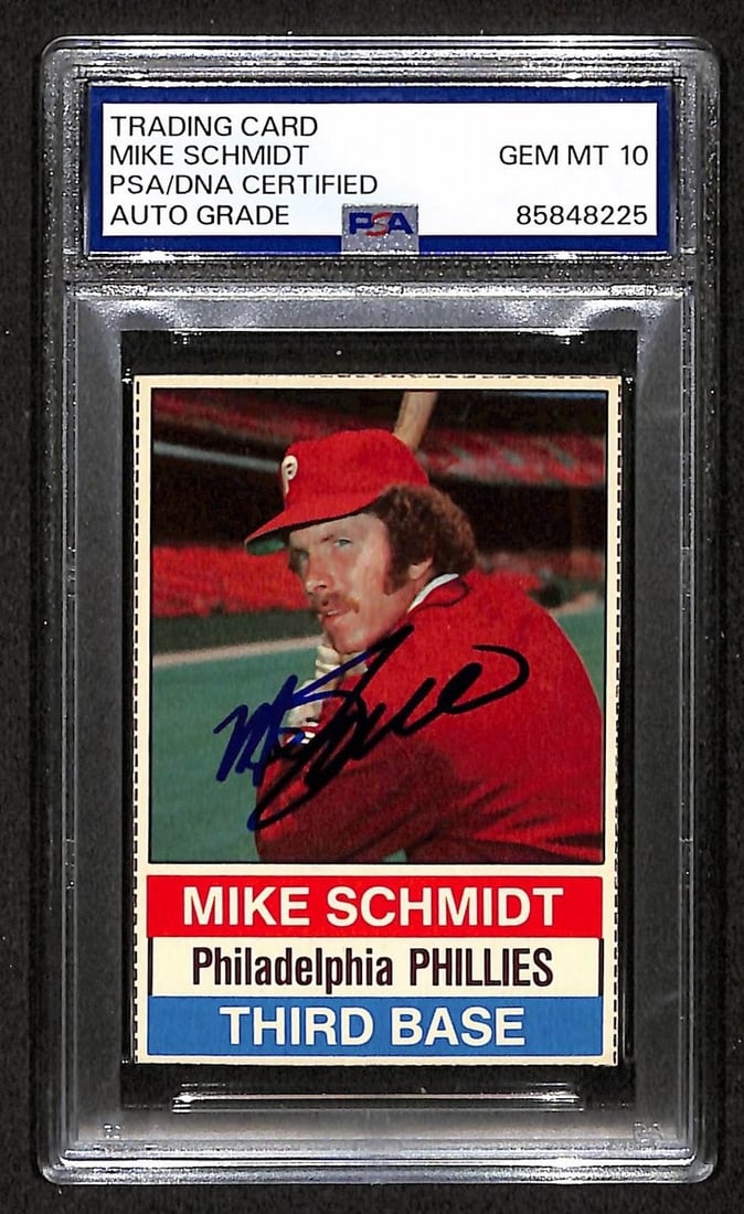 PSA DNA Gem 10 Signed 1976 Hostess 84 Mike Schmidt Phillies HOF Card: PSA DNA Gem 10 Signed 1976 Hostess 84 Mike Schmidt Phillies HOF Card Original Mike Schmidt 1976 Hostess Card #84 featuring the Philadelphia Phillies Hall of Famer. This pre-owned baseball collectible 