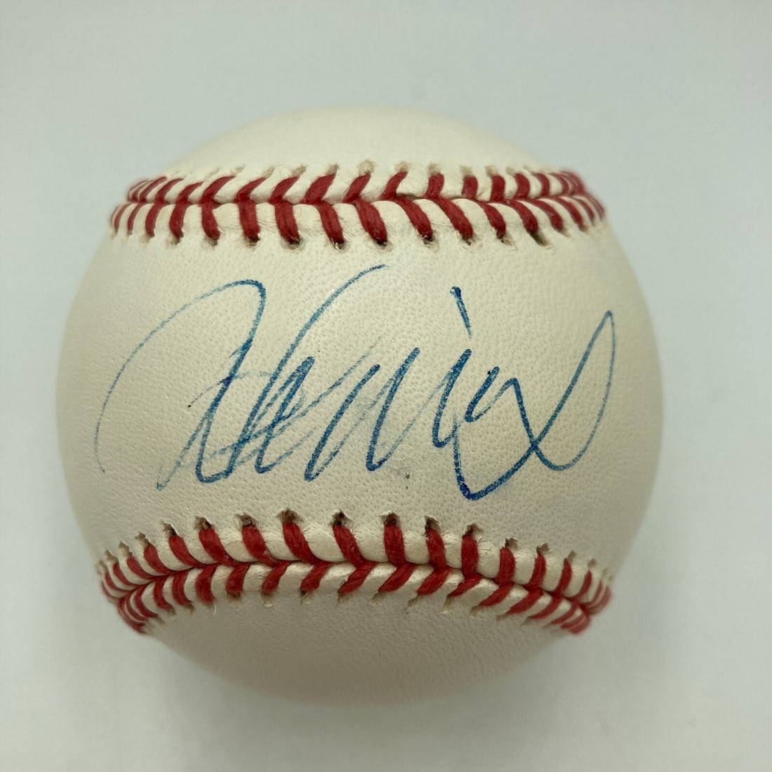 Ichiro Suzuki Rookie Signed MLB Baseball PSA DNA Certified: Ichiro Suzuki Rookie Signed MLB Baseball PSA DNA Certified This is an officially licensed Major League Baseball signed by Ichiro Suzuki, a celebrated baseball player known for his impressive rookie se