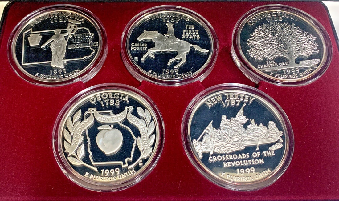 1999 2oz Silver Washington Quarter Proof Set of 5 Coins with Box and COA: 1999 2oz Silver Washington Quarter Proof Set of 5 Coins with Box and COA This is a 1999 Washington Silver Quarter set produced by The Washington Mint. The set includes five 2-ounce uncirculated proof 