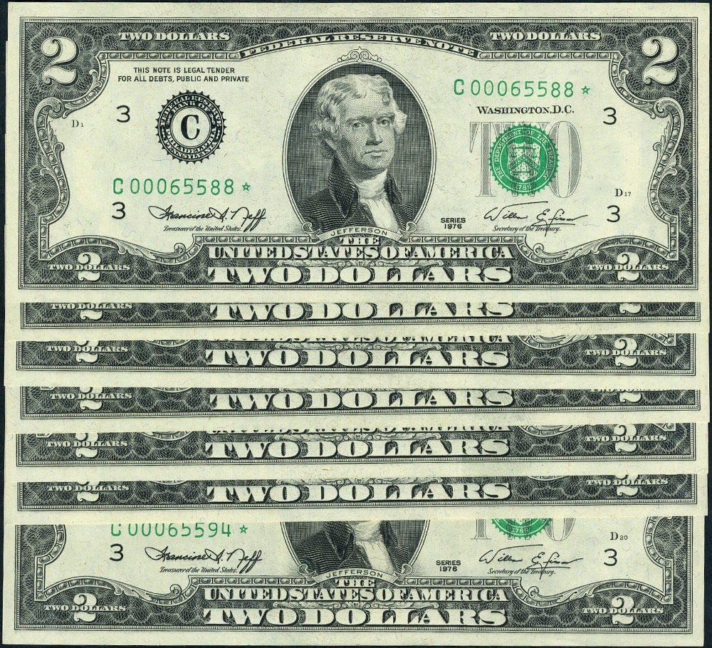 7 Consecutive 1976 $2 Star Notes FR 1935 C Federal Reserve Pack CH Gem CU: 7 Consecutive 1976 $2 Star Notes FR 1935 C Federal Reserve Pack CH Gem CU Federal Reserve Currency Pack featuring 7 consecutive 1976 $2 star notes, offered in Choice Gem Crisp Uncirculated grade. This