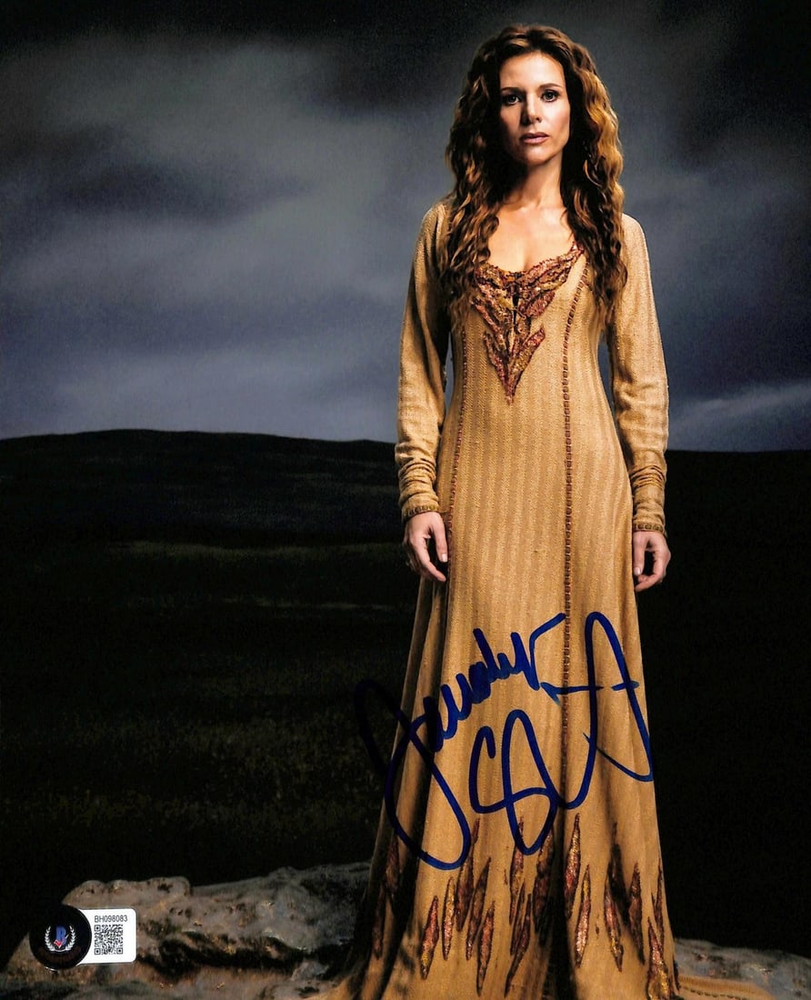 Beckett authenticated 8x10 Jessalyn Gilsig signed photo Siggy Vikings: Beckett authenticated 8x10 Jessalyn Gilsig signed photo Siggy Vikings This 8x10 photograph features Jessalyn Gilsig as Siggy from the television series Vikings. The photograph is hand-signed by Jessal