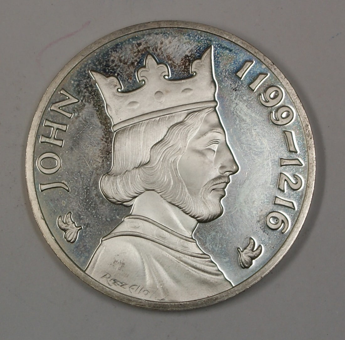 Sterling Silver Franklin Mint John I England Medal 1.2 ozt .925 Fine: Sterling Silver Franklin Mint John I England Medal 1.2 ozt .925 Fine This un-used Franklin Mint sterling silver medal commemorates John I, King of England from 1199 to 1216. Struck in .925 fine silver