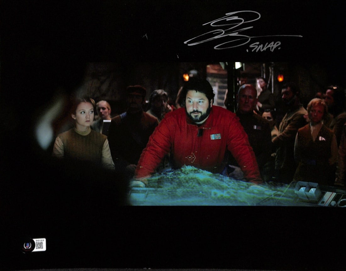 11x14 Signed Greg Grunberg Photo as Snap Wexley Beckett Star Wars Force Awakens: 11x14 Signed Greg Grunberg Photo as Snap Wexley Beckett Star Wars Force Awakens This is an original 11x14 color photograph signed by actor Greg Grunberg, who portrayed Rebel Pilot Snap Wexley in Star 