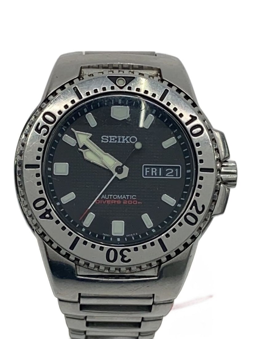 Seiko Black Knight Diver Men's Wristwatch 7S26-01X0: Seiko Black Knight Diver Men's Wristwatch 7S26-01X0 This SEIKO Diver's Black Knight 7S26-01X0 is a men's wristwatch featuring a black dial and case. Sourced from Japan, the watch shows slight signs of