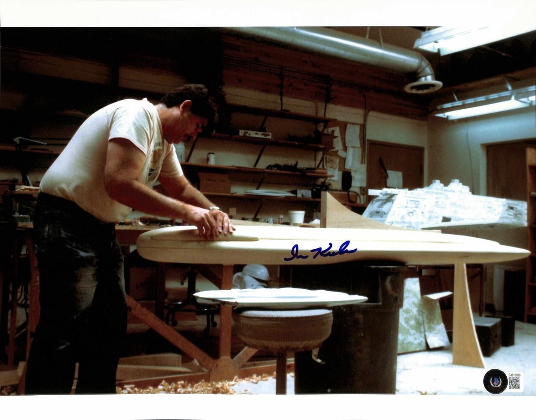 11x14 Star Wars ILM workshop photo signed by Ira Keeler Beckett authenticated: 11x14 Star Wars ILM workshop photo signed by Ira Keeler Beckett authenticated This 11x14 photograph features a behind-the-scenes moment from the Industrial Light & Magic (ILM) model shop, hand-signed 
