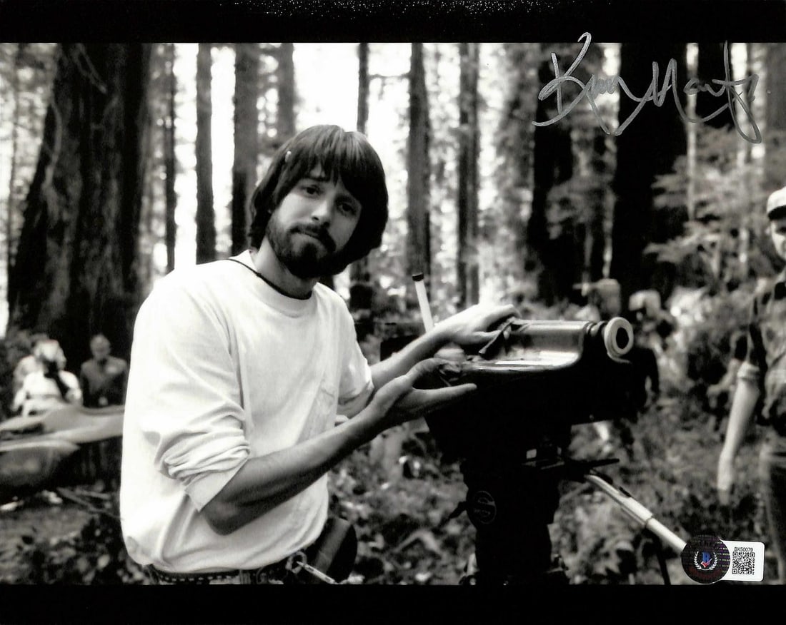 Kim Marks signed 8x10 Star Wars ROTJ behind the scenes photo Beckett: Kim Marks signed 8x10 Star Wars ROTJ behind the scenes photo Beckett This is an 8x10 black and white behind-the-scenes photograph from the production of Star Wars: Return of the Jedi, hand-signed by K