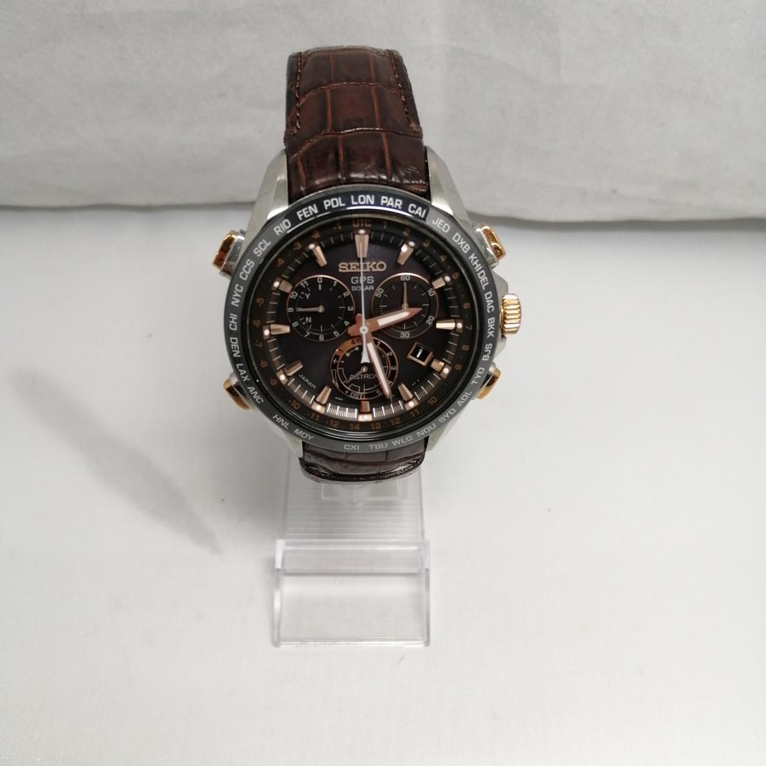 SEIKO 8X82-0AB0 Astron mens GPS solar wristwatch: SEIKO 8X82-0AB0 Astron mens GPS solar wristwatch Pre-owned Seiko Astron GPS Solar men's wristwatch with a ceramic titanium case, leather/fabric band, and solar movement. Made in Japan, this model is i