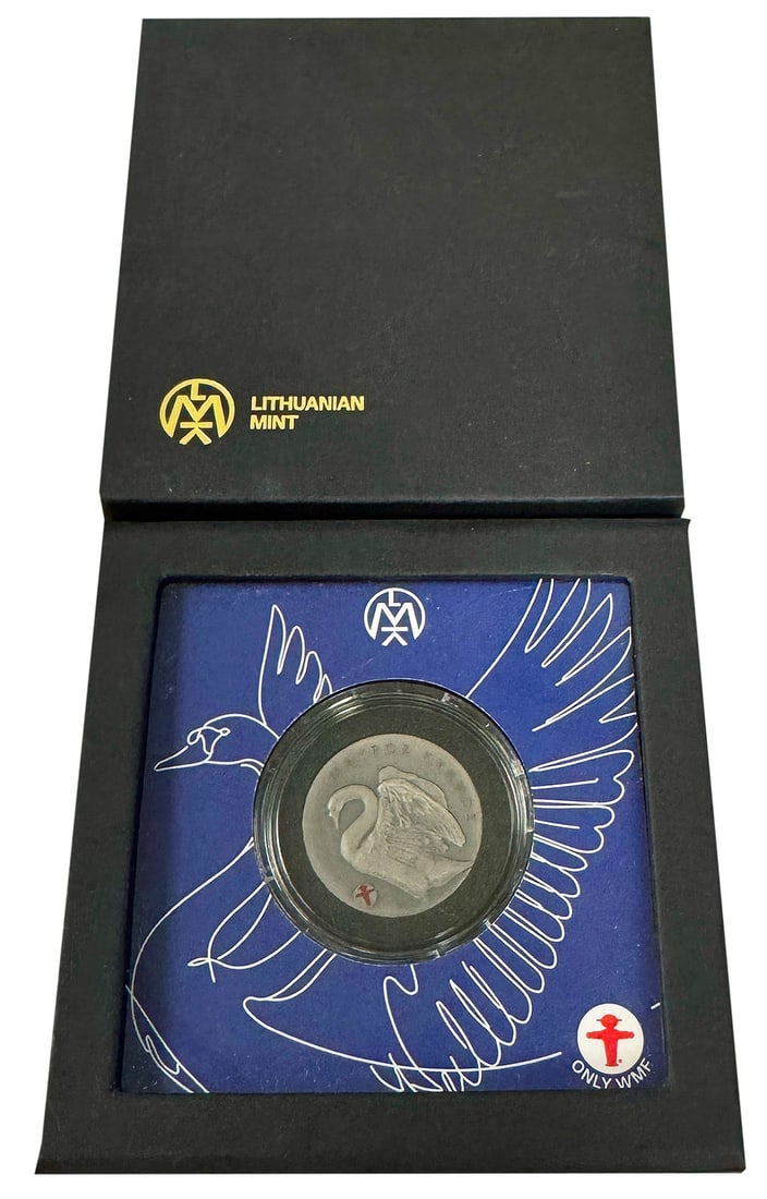 2026 Cameroon Black Swan Silver Coin Ampelmann Privy Box COA: 2026 Cameroon Black Swan Silver Coin Ampelmann Privy Box COA This Cameroon 2026 Black Swan 1 oz silver coin is presented in antiqued format with UV printing and the Ampelmann privy. It comes with box 