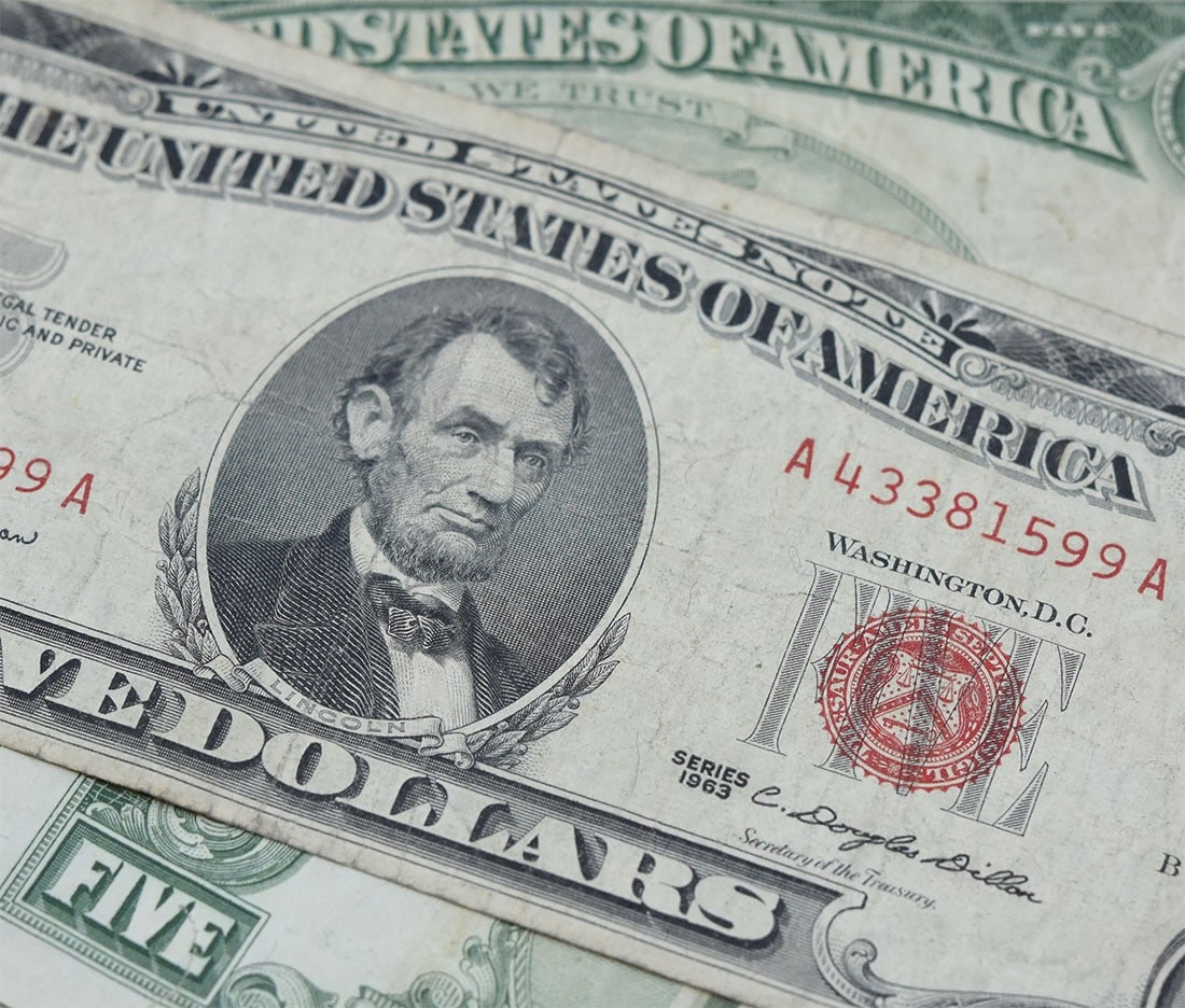 10 United States $5 Red Seal Notes 1953-1963 Average Circulated: 10 United States $5 Red Seal Notes 1953-1963 Average Circulated Lot of 10 United States $5 red seal bills dated from 1953 to 1963. These pre-owned notes are in average circulated condition, with varyi