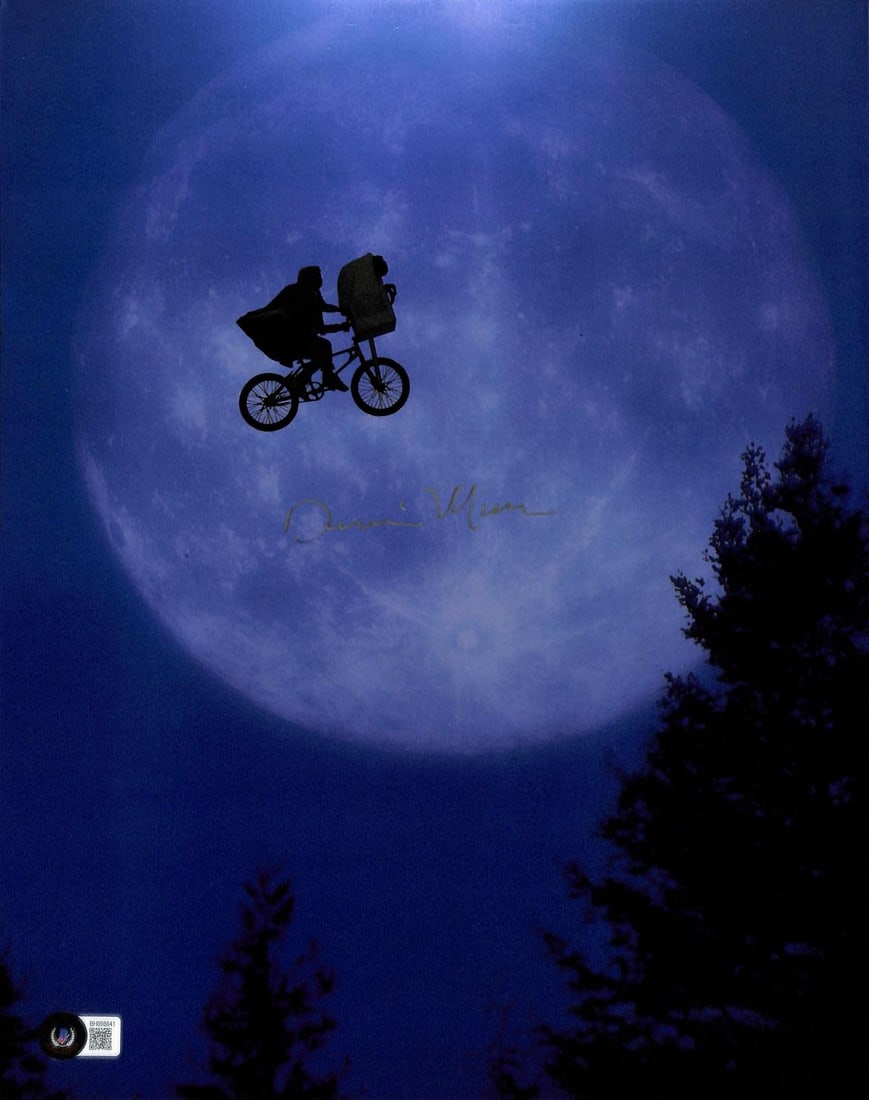 Signed Dennis Muren E.T. 11x14 Photo Beckett Authenticated: Signed Dennis Muren E.T. 11x14 Photo Beckett Authenticated This 11x14 ultra glossy photograph features a hand-signed autograph by Dennis Muren, the Academy Award-winning visual effects artist renowned