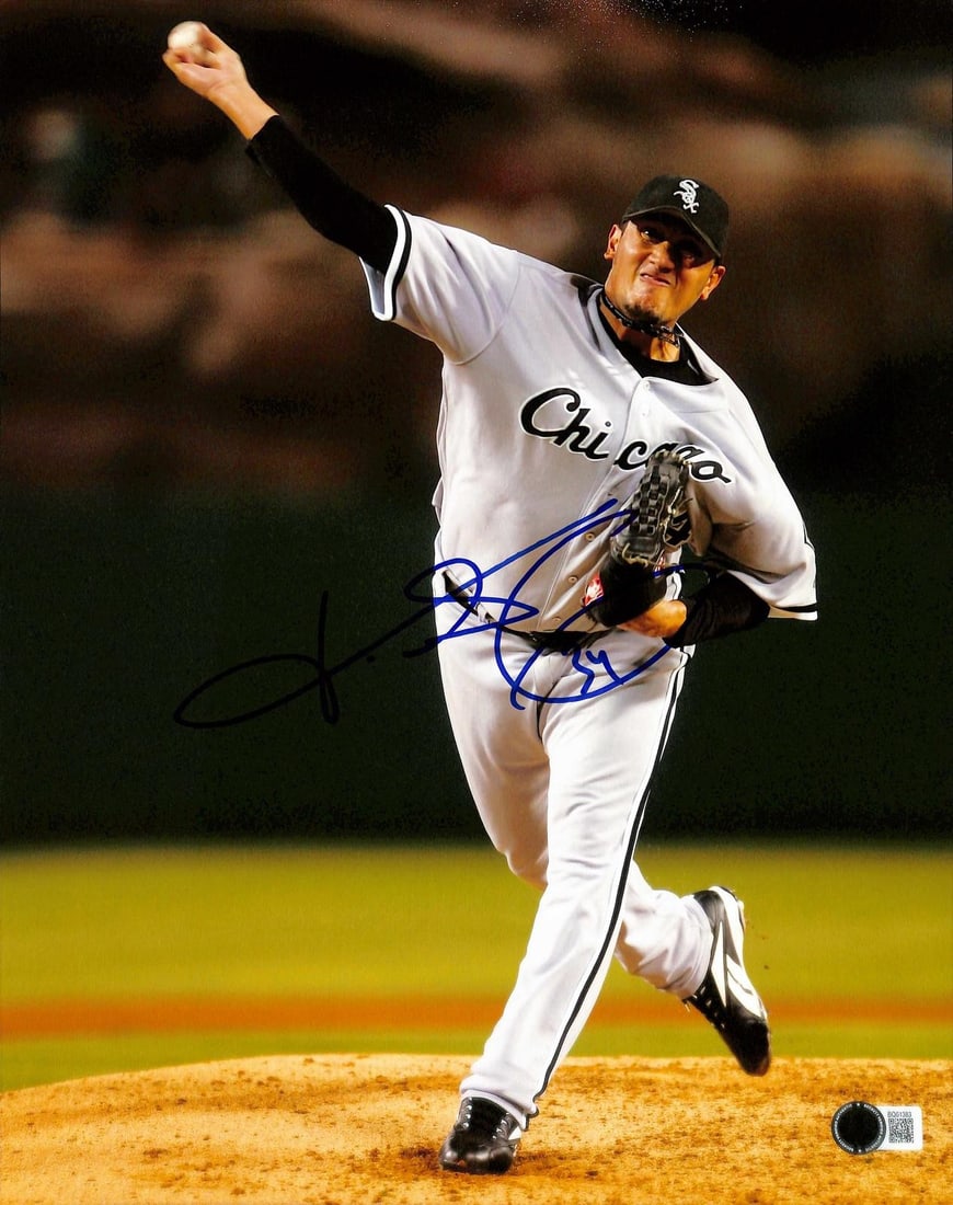11x14 Freddy Garcia autographed Chicago White Sox action photo Beckett (1 of 1)