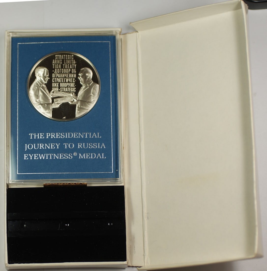 Sterling Silver Proof Medal Franklin Mint Presidential Journey to Russia: Sterling Silver Proof Medal Franklin Mint Presidential Journey to Russia This is a Franklin Mint "The Presidential Journey to Russia" proof medal crafted in sterling silver. Issued in the United State