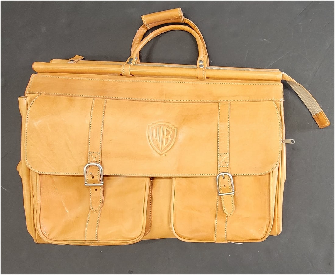 Warner Bros leather duffle bag Leaders in Leather (1 of 8)