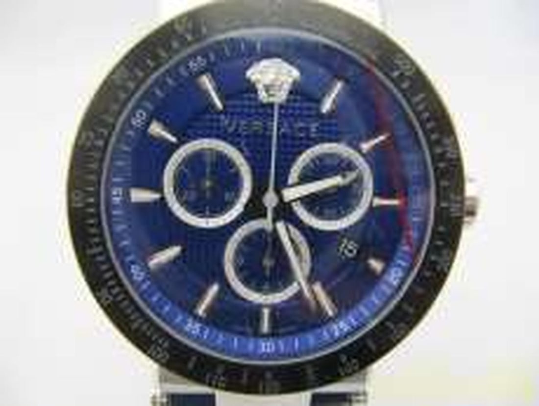 VERSACE VGF101378160152 mens quartz chronograph wristwatch (1 of 16)