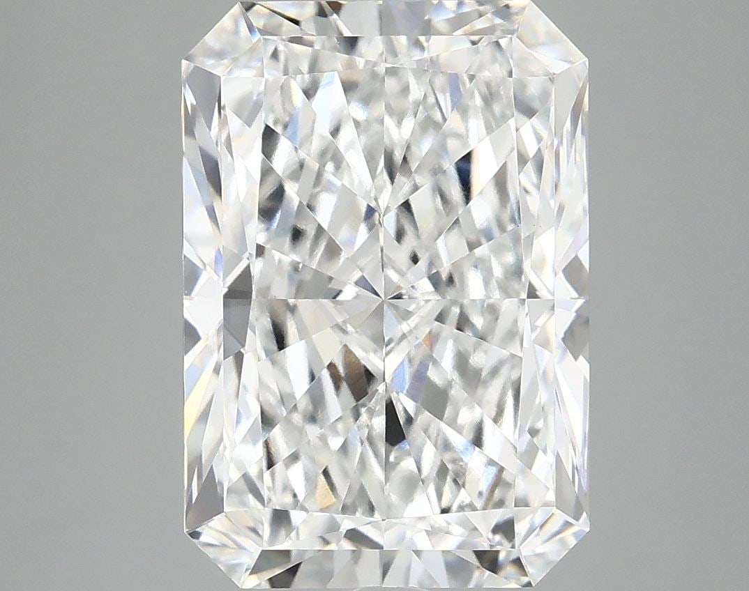 Loose Diamond - RADIANT 4.96ct E VVS2: Loose Diamond - RADIANT 4.96ct E VVS2 Source: This is a real non-mined Diamond that has been grown in a lab Shape: RADIANT Carats: 4.96 Color: E Clarity: VVS2 Certification: IGI Video: