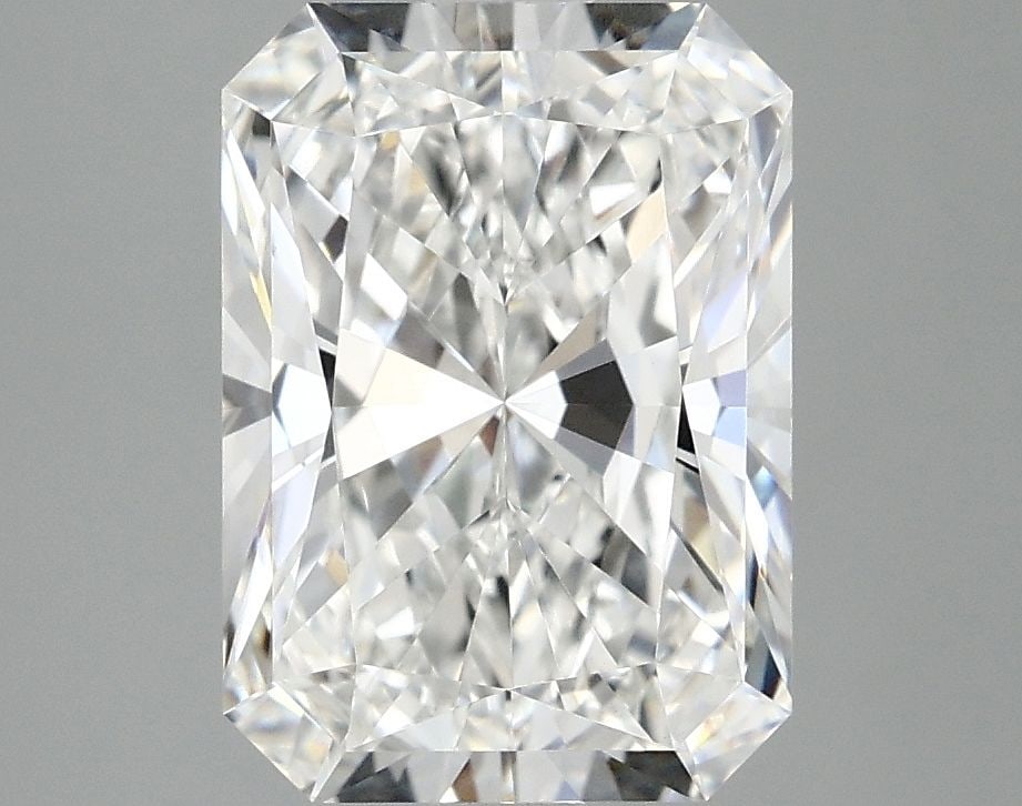 Loose Diamond - RADIANT 3.1ct D VVS2: Loose Diamond - RADIANT 3.1ct D VVS2 Source: This is a real non-mined Diamond that has been grown in a lab Shape: RADIANT Carats: 3.1 Color: D Clarity: VVS2 Certification: IGI Video: