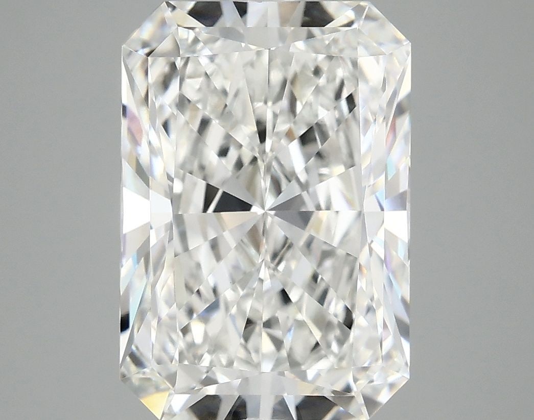 Loose Diamond - RADIANT 5.09ct E VVS2: Loose Diamond - RADIANT 5.09ct E VVS2 Source: This is a real non-mined Diamond that has been grown in a lab Shape: RADIANT Carats: 5.09 Color: E Clarity: VVS2 Certification: IGI Video: