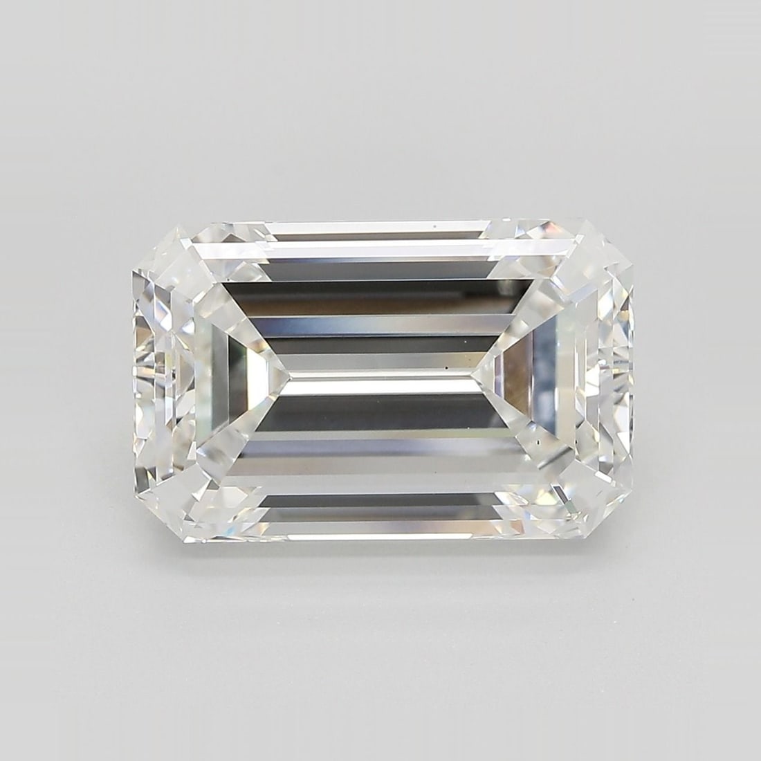 Loose Diamond - EMERALD 7.31ct F VS1: Loose Diamond - EMERALD 7.31ct F VS1 Source: This is a real non-mined Diamond that has been grown in a lab Shape: EMERALD Carats: 7.31 Color: F Clarity: VS1 Certification: IGI Additional images availa