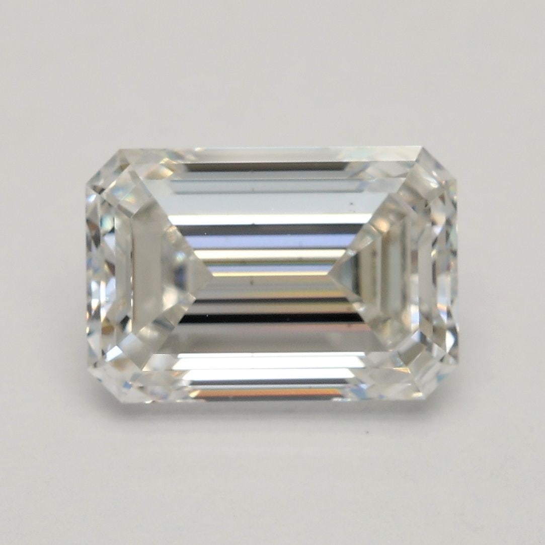 Loose Diamond - EMERALD 2.1ct G VS2: Loose Diamond - EMERALD 2.1ct G VS2 Source: This is a real non-mined Diamond that has been grown in a lab Shape: EMERALD Carats: 2.1 Color: G Clarity: VS2 Certification: IGI Video:
