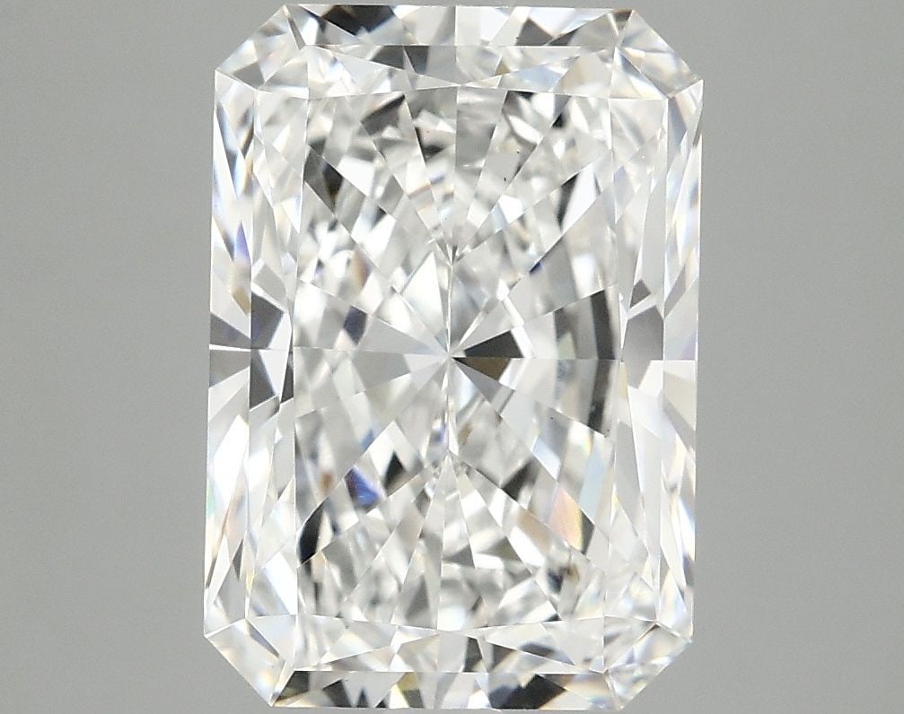 Loose Diamond - RADIANT 4.18ct E VS1: Loose Diamond - RADIANT 4.18ct E VS1 Source: This is a real non-mined Diamond that has been grown in a lab Shape: RADIANT Carats: 4.18 Color: E Clarity: VS1 Certification: IGI Video: