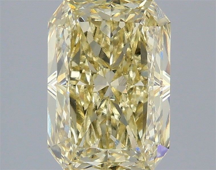 Loose Diamond - RADIANT 2.51ct Fancy Yellow VS1: Loose Diamond - RADIANT 2.51ct Fancy Yellow VS1 Source: This is a real non-mined Diamond that has been grown in a lab Shape: RADIANT Carats: 2.51 Color: Fancy Yellow Certification: IGI Video: