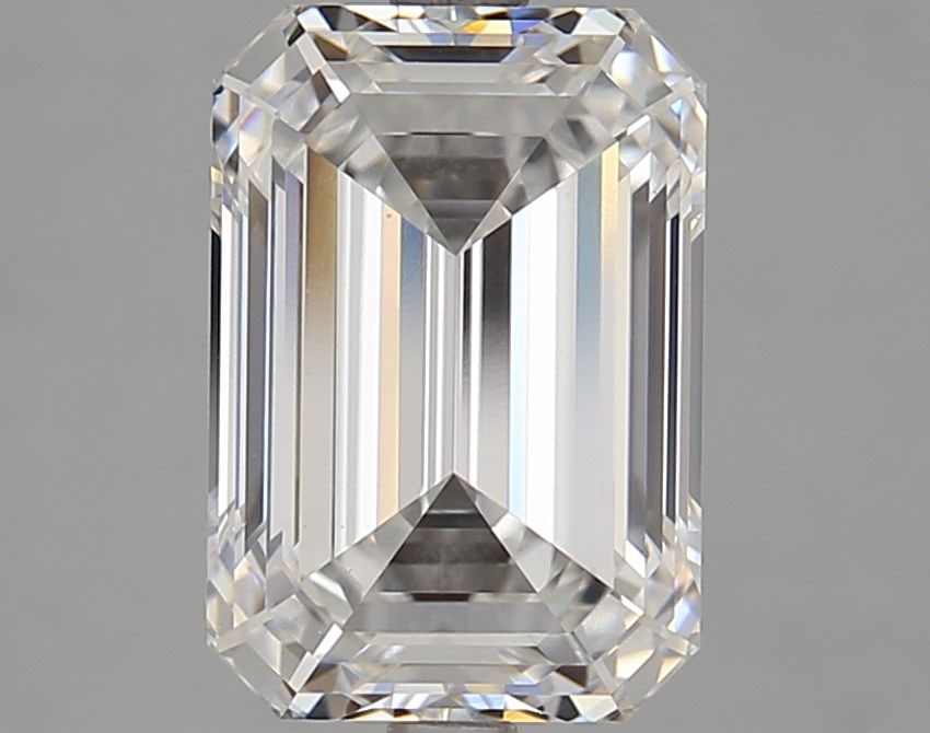 Loose Diamond - EMERALD 3.85ct E VS1: Loose Diamond - EMERALD 3.85ct E VS1 Source: This is a real non-mined Diamond that has been grown in a lab Shape: EMERALD Carats: 3.85 Color: E Clarity: VS1 Certification: GIA Video:
