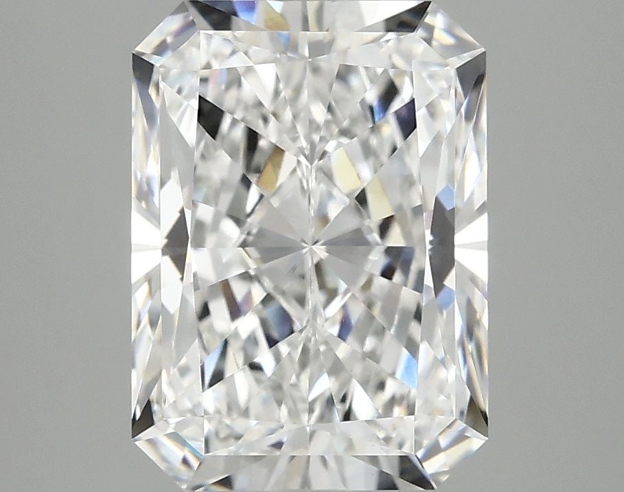 Loose Diamond - RADIANT 3.82ct E VVS2: Loose Diamond - RADIANT 3.82ct E VVS2 Source: This is a real non-mined Diamond that has been grown in a lab Shape: RADIANT Carats: 3.82 Color: E Clarity: VVS2 Certification: IGI Video: