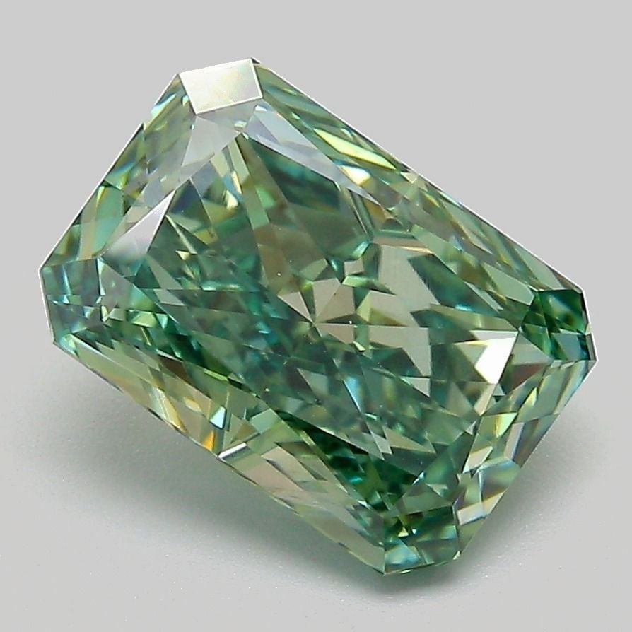 Loose Diamond - RADIANT 3.12ct Fancy Vivid Green VS1: Loose Diamond - RADIANT 3.12ct Fancy Vivid Green VS1 Source: This is a real non-mined Diamond that has been grown in a lab Shape: RADIANT Carats: 3.12 Color: Fancy Vivid Green Certification: IGI Addit