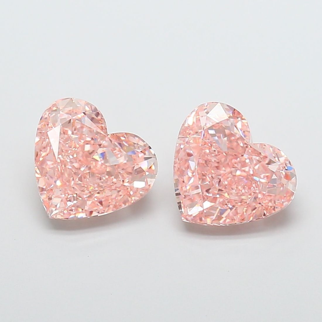 Loose Diamond - HEART 4.09ct Fancy Intense Pink VS1: Loose Diamond - HEART 4.09ct Fancy Intense Pink VS1 Source: This is a real non-mined Diamond that has been grown in a lab Shape: HEART Carats: 4.09 Color: Fancy Intense Pink Certification: IGI Video:
