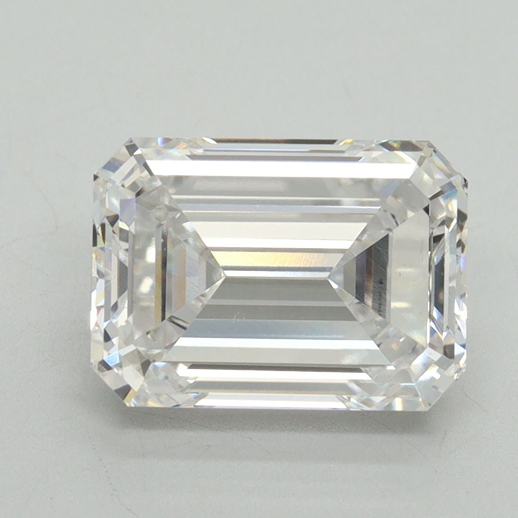 Loose Diamond - EMERALD 4.0ct D VVS2: Loose Diamond - EMERALD 4.0ct D VVS2 Source: This is a real non-mined Diamond that has been grown in a lab Shape: EMERALD Carats: 4.0 Color: D Clarity: VVS2 Certification: IGI Video: