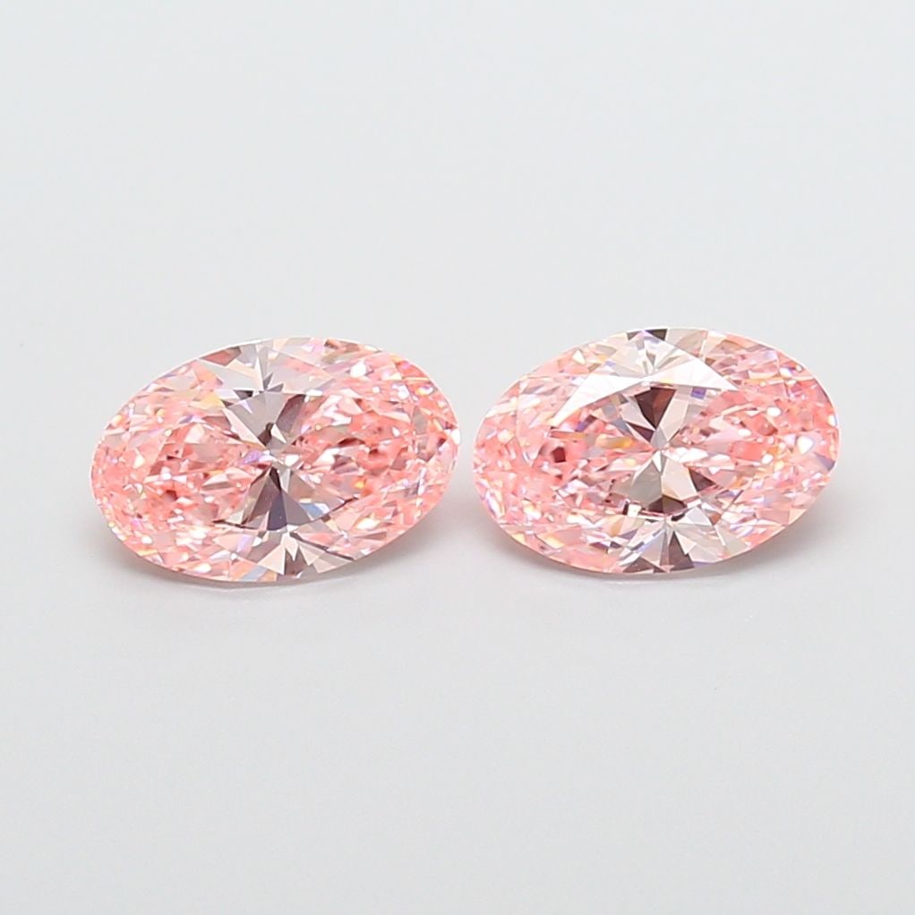 Loose Diamond - OVAL 1.5ct Fancy Vivid Pink VS1: Loose Diamond - OVAL 1.5ct Fancy Vivid Pink VS1 Source: This is a real non-mined Diamond that has been grown in a lab Shape: OVAL Carats: 1.5 Color: Fancy Vivid Pink Certification: IGI Video: