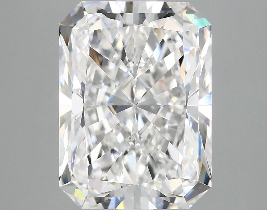 Loose Diamond - RADIANT 3.99ct E VVS2: Loose Diamond - RADIANT 3.99ct E VVS2 Source: This is a real non-mined Diamond that has been grown in a lab Shape: RADIANT Carats: 3.99 Color: E Clarity: VVS2 Certification: IGI Video: