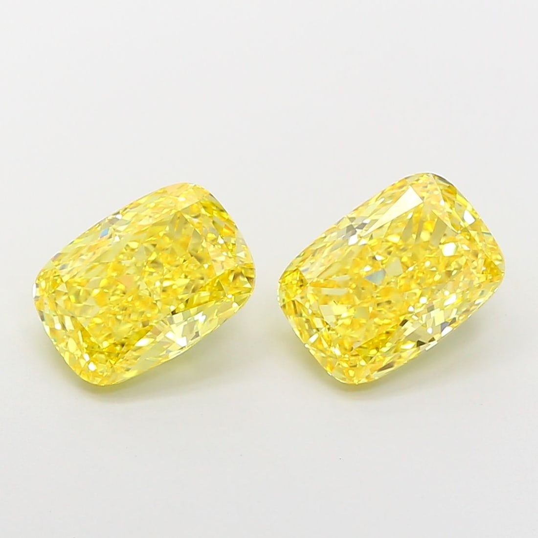 Loose Diamond - CUSHION MODIFIED 3.01ct Fancy Vivid Yellow VS1: Loose Diamond - CUSHION MODIFIED 3.01ct Fancy Vivid Yellow VS1 Source: This is a real non-mined Diamond that has been grown in a lab Shape: CUSHION MODIFIED Carats: 3.01 Color: Fancy Vivid Yellow Cert