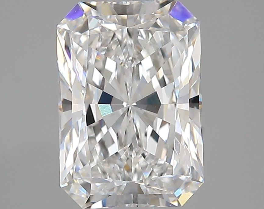 Loose Diamond - RADIANT 2.56ct E VVS2: Loose Diamond - RADIANT 2.56ct E VVS2 Source: This is a real non-mined Diamond that has been grown in a lab Shape: RADIANT Carats: 2.56 Color: E Clarity: VVS2 Certification: IGI Video: