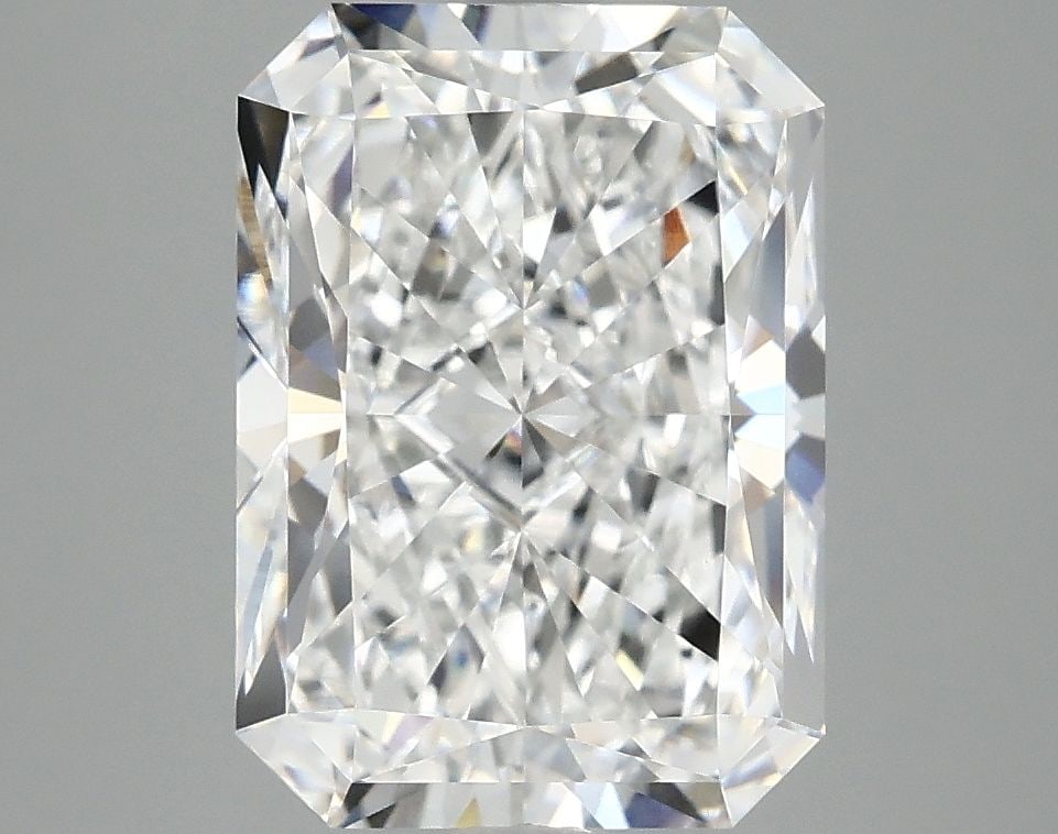 Loose Diamond - RADIANT 3.89ct E VVS2: Loose Diamond - RADIANT 3.89ct E VVS2 Source: This is a real non-mined Diamond that has been grown in a lab Shape: RADIANT Carats: 3.89 Color: E Clarity: VVS2 Certification: IGI Video: Video Link